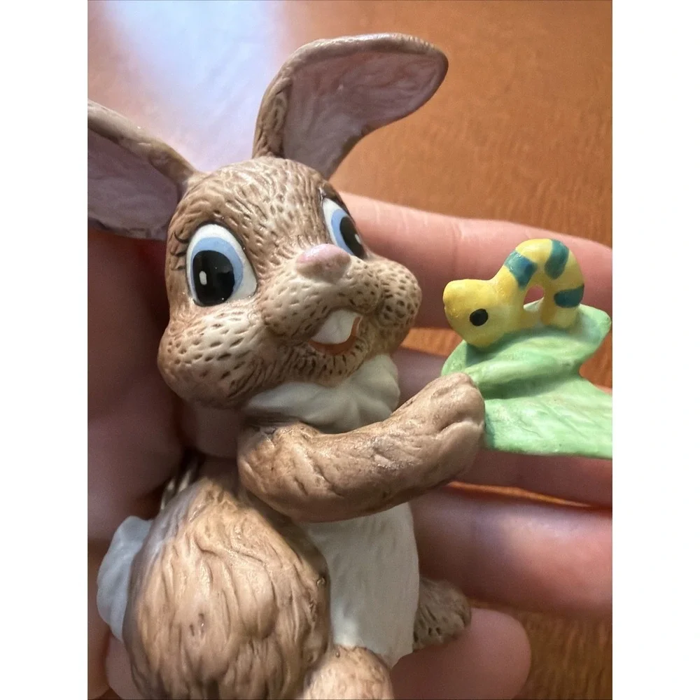 Vintage Lefton Ceramic‎ Rabbit With A Worm On Leaf Figurine